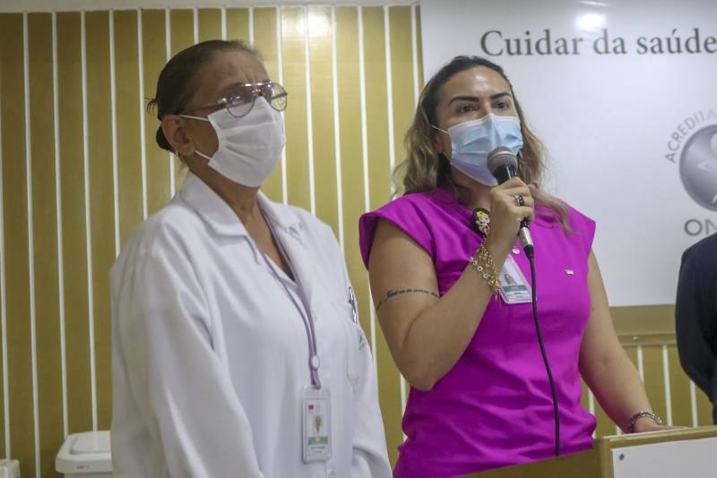 Muito emocionada, Ana Cristina Mendes foi contemplada  a bolsa de graduação em Fisioterapia