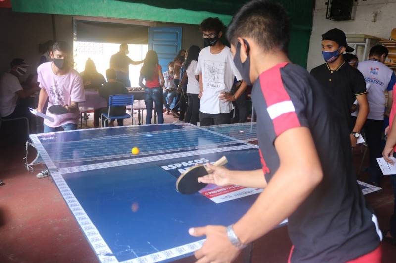 tttttttttttttttOs jovens se divertiram com as atividades do Espaços Abertos, como o tênis de mesa.