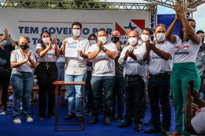 GOVERNADOR ASSINA OS CÉDULA DE CRÉDITO COM A COOPERATIVA DOS AGRICULTORES DE Abacaxi floresta do Araguaia