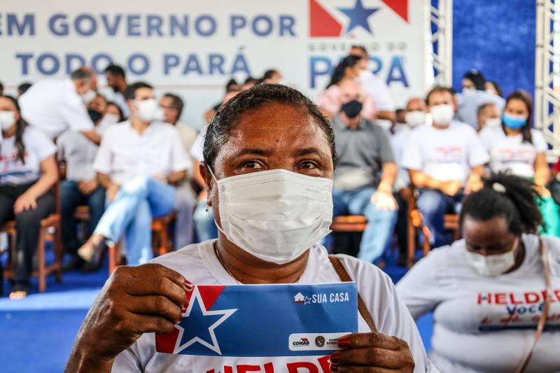 Governador Beneficio sua casa em floresta do Araguaia 