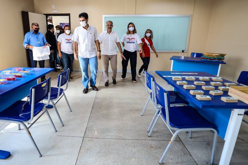 OVERNADOR ENTREGA Escola Estadual Floresta do Araguaia