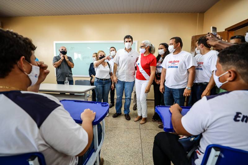 OVERNADOR ENTREGA Escola Estadual Floresta do Araguaia