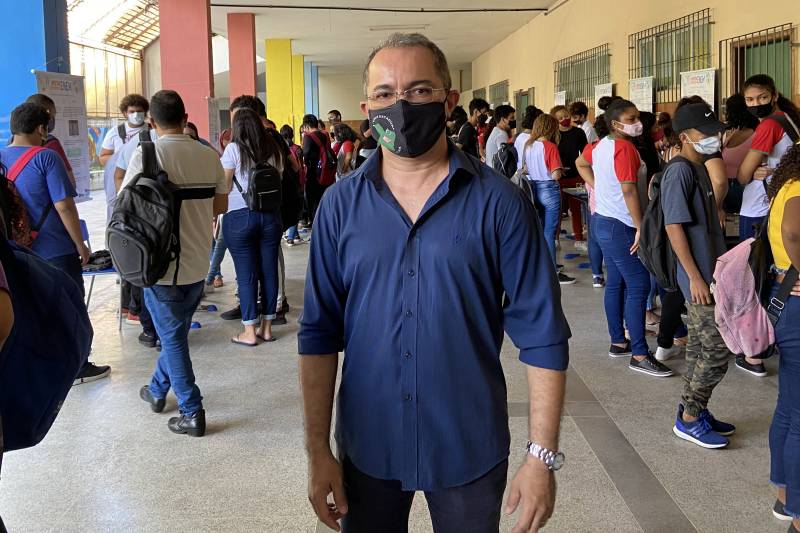 rrrrrrrrrrrDiretor da Escola - José Messiano