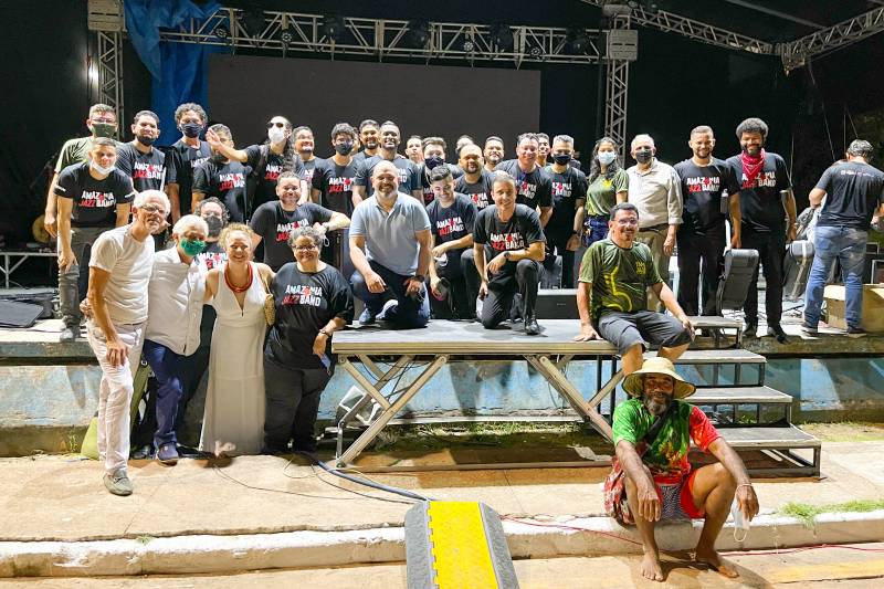 Secret&aacute;ria Ursula Vidal, t&eacute;cnicos da Secult e m&uacute;sicos da Amaz&ocirc;nia Jazz Band