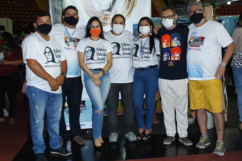 equipe da editora pública dalcídio jurandir com o presidente da Imprensa Oficial Jorge Panzera
