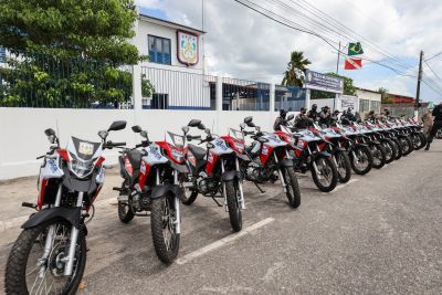 notícia: Estado entrega reconstruído novo prédio do 11º Batalhão da Polícia Miliar, em Capanema
