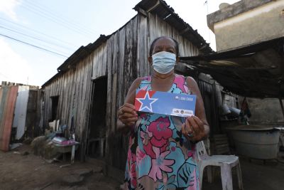 notícia: Governo do Pará garante construção e reconstrução de casas para cerca de 400 famílias de Itaituba