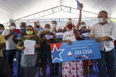 notícia: Em Castanhal, Estado beneficia mais de 554 famílias com títulos de propriedade e entrega o 'Sua Casa'