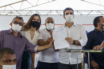 notícia: Estado e Prefeituras firmam convênio para reforma, revitalização e construção de quadras poliesportivas e campos de futebol