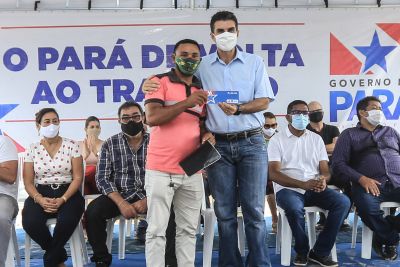 notícia: Estado entrega 69 títulos de terra e contempla 75 famílias com o programa 'Sua Casa'