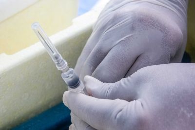 notícia: Sespa suspende uso da vacina AstraZeneca/Fiocruz em mulheres gestantes