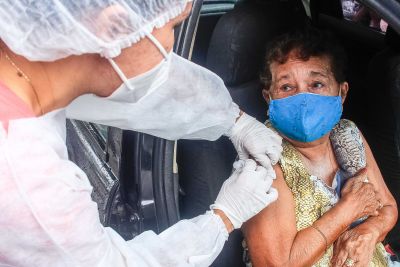 galeria: Região Oeste avança com vacinação de idosos entre 75 e 79 anos