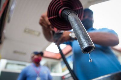notícia: Confaz aprova convênio que fixa a média móvel para a cobrança do ICMS sobre a gasolina 