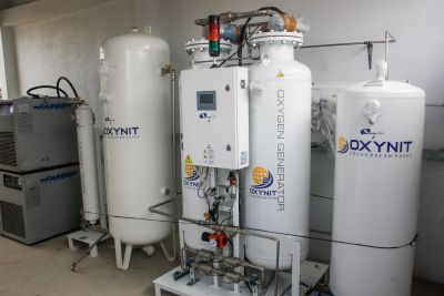 notícia: Obras avançam para instalação de mini usina de oxigênio e 10 leitos UTI em Alenquer
