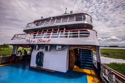 notícia: Barco Hospital Papa Francisco atende mais de 6 mil pessoas em comunidades de Prainha