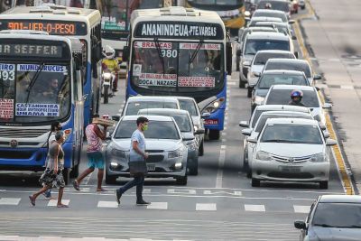 notícia: Proprietários de veículos com placas de finais 01 a 31 pagam IPVA com desconto até 8 de janeiro 