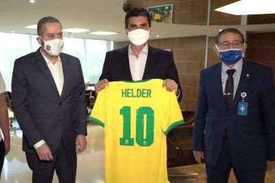 notícia: Governador Helder Barbalho convida seleção Brasileira para jogo de reestreia do Mangueirão, em 2022