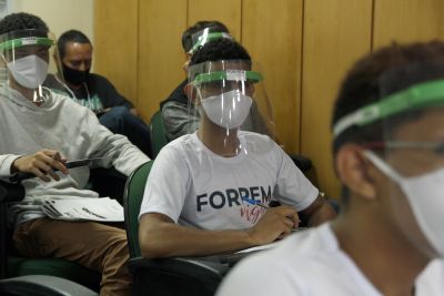 notícia: Alunos participam de aulas preparatórias para o Enem na EGPA