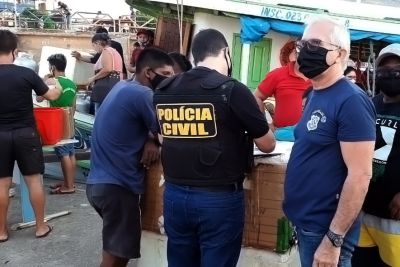 notícia: Polícia Civil orienta e fiscaliza embarcações na cidade de Santarém