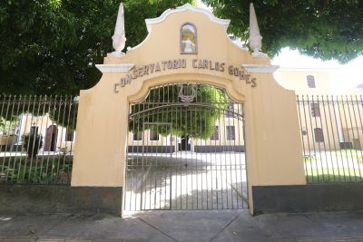 notícia: Instituto Carlos Gomes adere à plataforma online e oferece ensino semipresencial