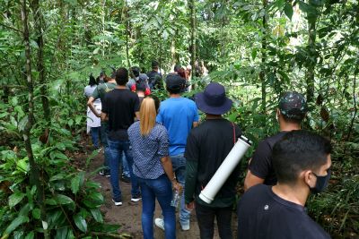 notícia: Moradores e prestadores de serviços participam de curso de trilhas no Parque do Utinga