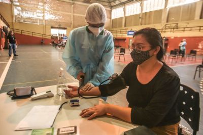 notícia: Policlínica Itinerante realizou mais de 1.900 atendimentos em uma semana