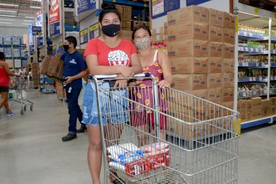 notícia: Liberação da 8ª recarga do vale-alimentação escolar beneficia 576 mil estudantes paraenses