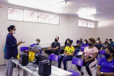 notícia: Estudantes se integram à comunidade nas oficinas do 'Cenas de Paz', no bairro do Jurunas