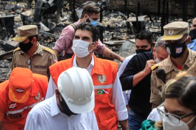 notícia: Governo do Pará presta assistência às vitimas de incêndio em Icoaraci
