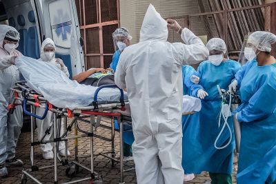 notícia: Sobe para 313 o número de pacientes transferidos pelo Governo na região oeste