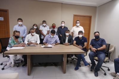 notícia: Governo assina ordem de serviço para reconstrução do Terminal Hidroviário de Muaná
