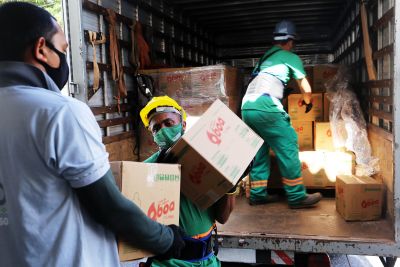 notícia: Abrigos para pessoas em situação de rua recebem 300 kits de materiais de limpeza