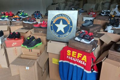 notícia: Equipes da Sefa e Receita Federal apreendem quase 16 mil pares de calçados falsificados