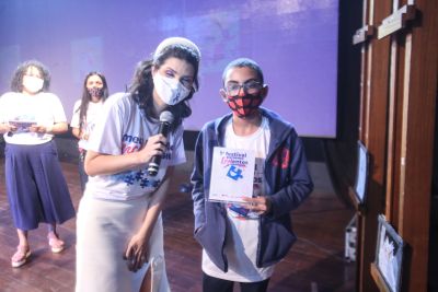 notícia: Famílias celebram Festival de Tealentos, que aumenta a autoestima de jovens com autismo