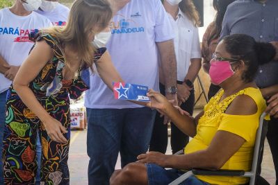 notícia: Moradores de casas atingidas por vendaval em Ananindeua recebem recursos do 'Sua Casa'