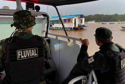 notícia: Operação na Ilha do Combu fiscaliza estabelecimentos e condutores de embarcações neste final de semana