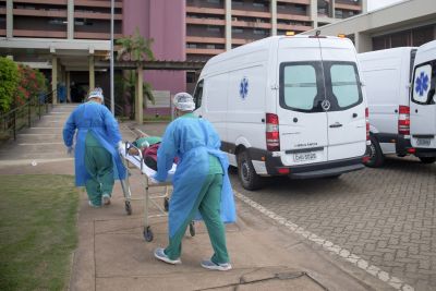 notícia: Estado já realizou a transferência de 443 pacientes com Covid-19 no Oeste