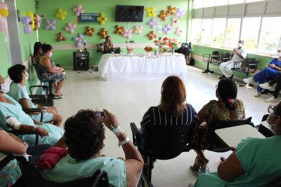 notícia: HC celebra Dia das Mães com pacientes em tratamento