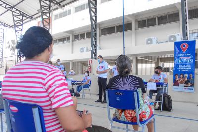 notícia: Moradores de bairros atendidos pelo TerPaz agradecem recebimento de cestas básicas