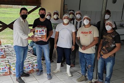 notícia: Governo entrega mais de 260 cestas de alimentos para instituições do nordeste paraense