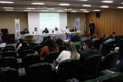 notícia: Escola de Governança realiza abertura de formação para gestores municipais