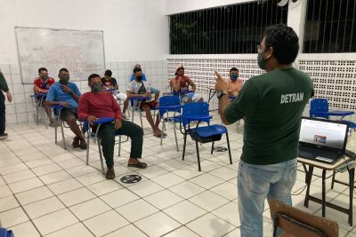 notícia: Detran realiza curso para condutores de veículos de tração animal em Algodoal