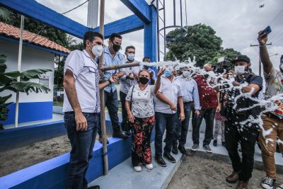 notícia: Governado do Estado entrega microssistemas de água em Soure