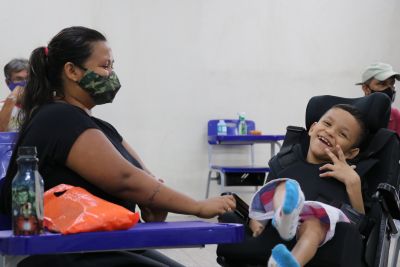 notícia: TerPaz entrega cadeiras de rodas na Terra Firme, em Belém, e no Icuí Guajará, em Ananindeua 