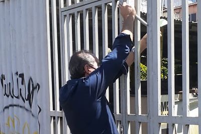 notícia: Policia Civil resgata cachorro em terreno abandonado, em Belém 