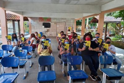 notícia: Projeto literário incentiva o hábito pela leitura em alunos da rede estadual