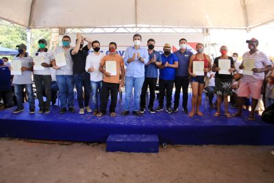 notícia: Famílias da Comunidade de Santo Expedito, em São Miguel do Guamá, recebem títulos de terra