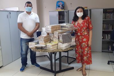 notícia: Imprensa Oficial do Estado doa 230 livros do Portal do Conhecimento para Portel, no Marajó