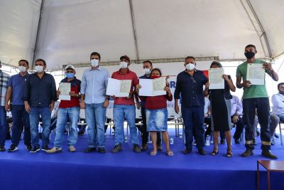 notícia: Governo entrega 168 títulos de propriedade de terra a produtores da região do rio Araguaia
