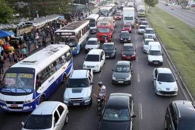 notícia: Proprietários de veículos com placas de finais 08 a 38 têm direito a descontos até o dia 5 de julho